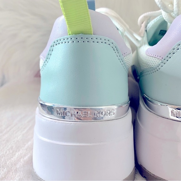 Michael Kors Sneakers - Picture 6 of 9